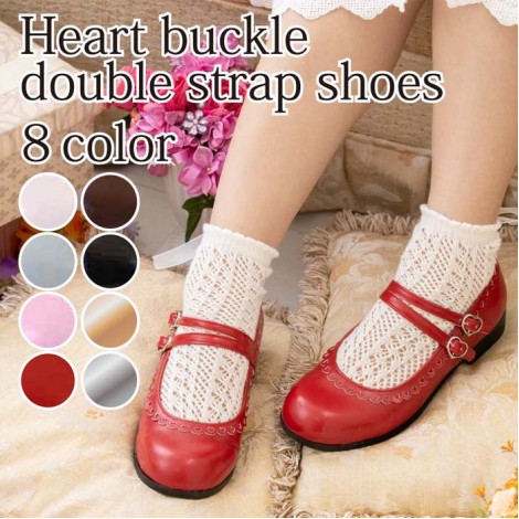 ハートバックルのダブルストラップシューズ
