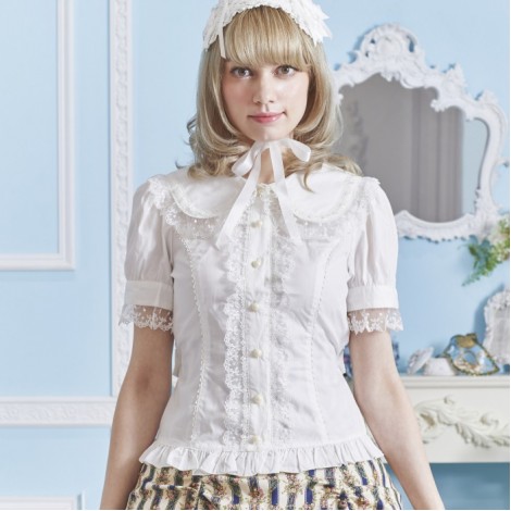 ふりふりレースのうさみみブラウス
