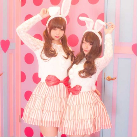 うさみみつきレーストップスとストライプスカートのセットアップ